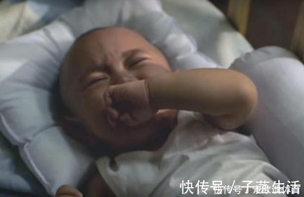 空房间|为什么孩子会指着空房间说“有人”?不是迷信,父母最好能知道