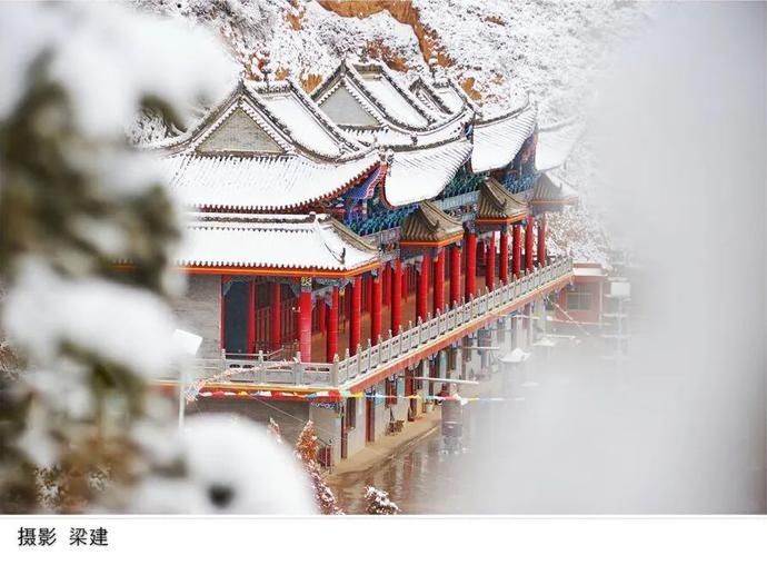 卧龙|在卧龙寺，听雪落下的声音