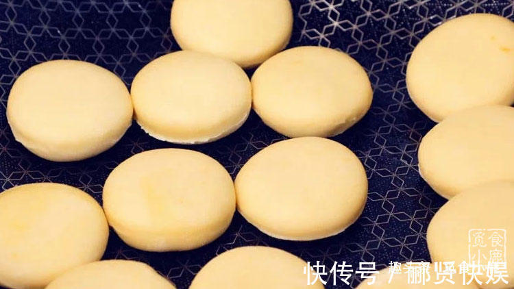 松软|适合孩子吃的健脾养胃山药饼，有平底锅就能做好，松软可口颜值高