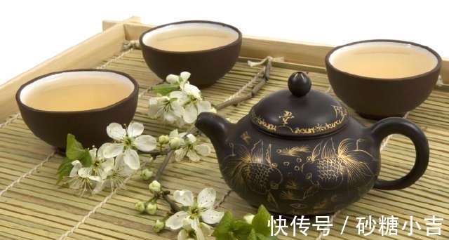 茶壶|塔罗占卜：四个茶壶，你最喜欢哪个？秒测你在他心中排第几？