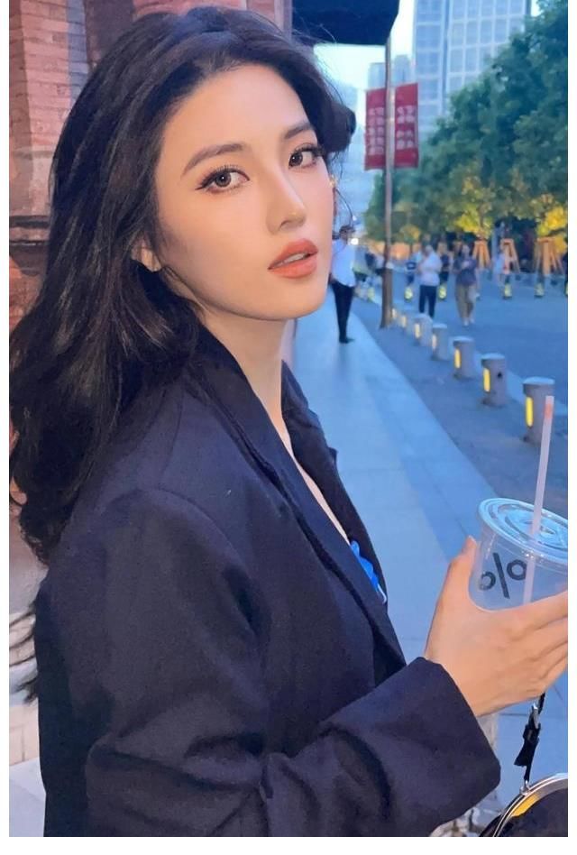 又一檔新戀綜剛官宣，就被網友質疑抄襲，女嘉賓顏值爆表成亮點