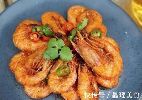 椒盐虾家常做法,不要直接下锅炸,多加1个步骤,虾香酥还不腥