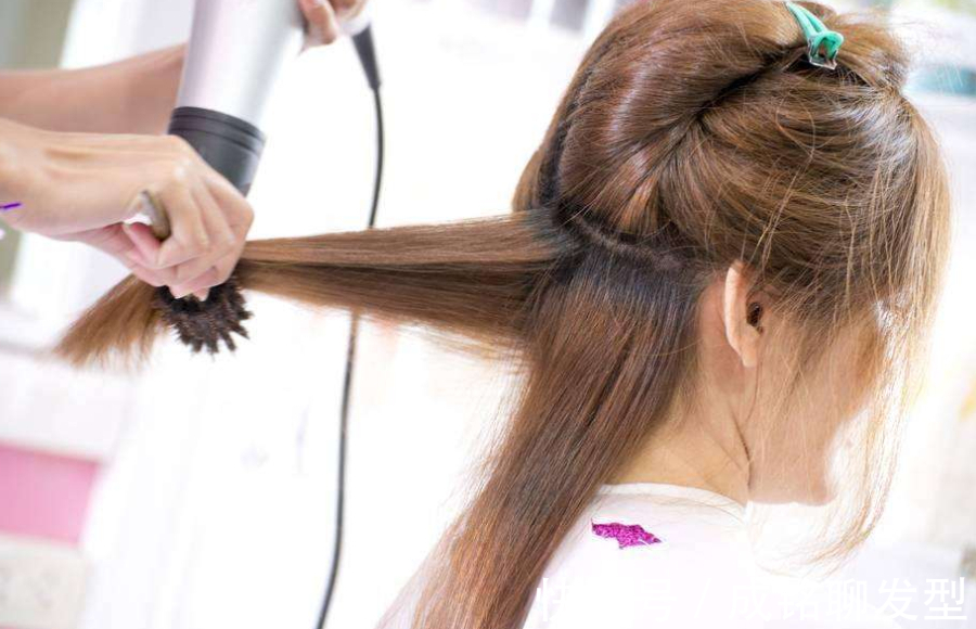 大波浪|理发店吹得头发又顺又直,自己总吹不好,做到这三点谁吹都顺直