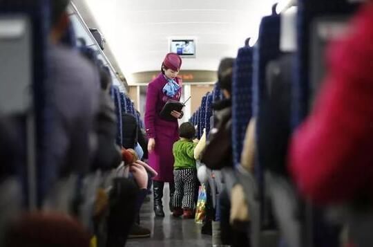 父母|他是我的孩子,我不会放过他两位爸爸“刻骨铭心式”惩罚熊孩子