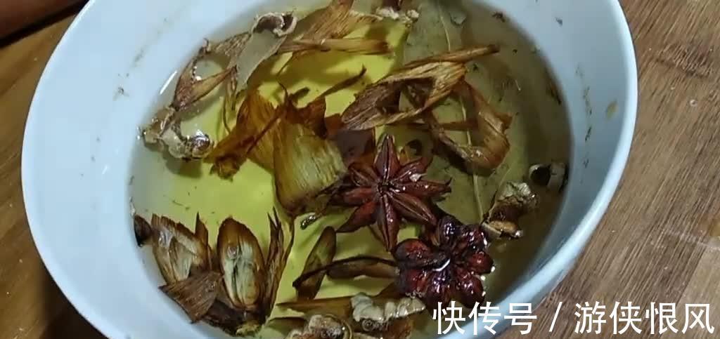 超薄葱花饼的做法，掌握以下3个技巧，担保焦香诱人嘎嘣香脆