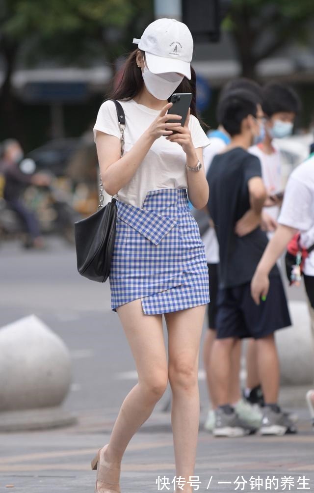 度假 穿上甜不厌的短裙,创造一种少女的度假风格,你觉得能打多少分!