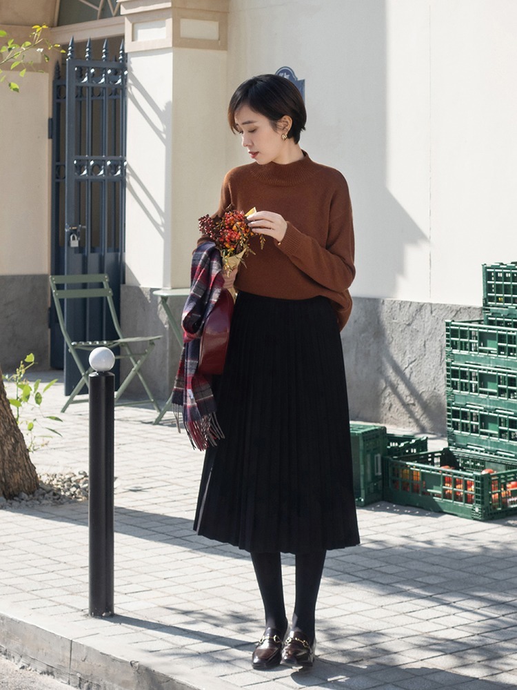 针织衫 果然!40岁女人还是穿针织衫最美,配半身裙魅力十足