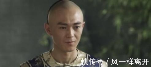 拟声词$官员要求众才子做对联,此人受尽白眼,说出一对联,众人立马闭嘴