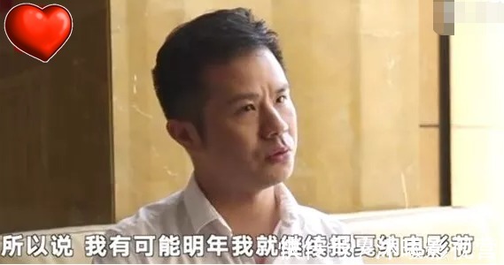 《導(dǎo)演請指教》首期剛開播，已經(jīng)感受到了節(jié)目里畢志飛的強(qiáng)烈尷尬