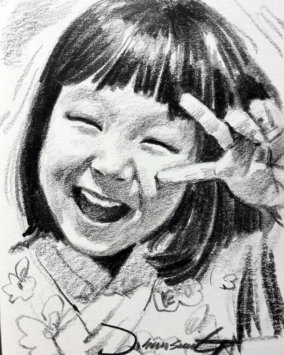 小孩童$画皮画骨难画魂,他用木炭条把肖像画活了