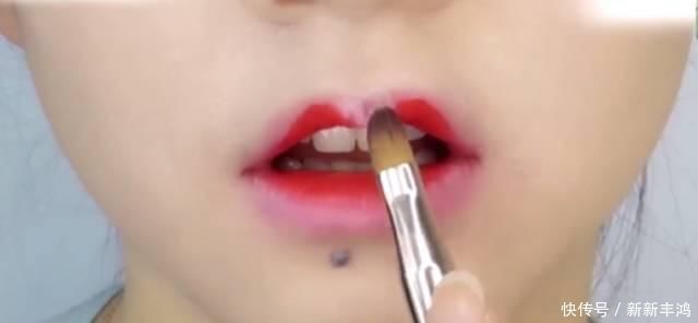 唇蜜|口红太贵?姑娘只用了1支口红 画出了8种唇色!