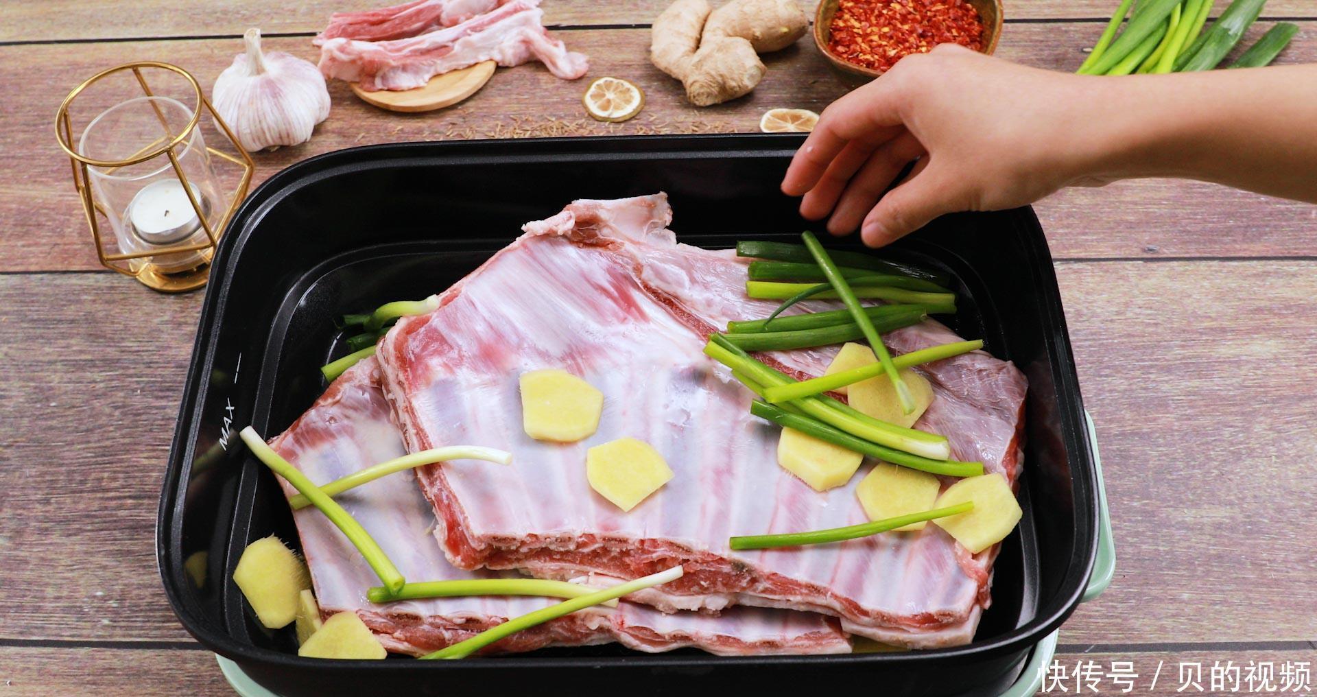 捞出来|烤羊好吃不好吃主要看酱汁,外表焦酥入口微甜,肉香浓郁嫩到出汁