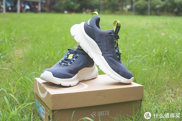 鞋底|跑起来不用太贵的装备，初跑者的入门选择——FREETIE城市轻跑鞋2