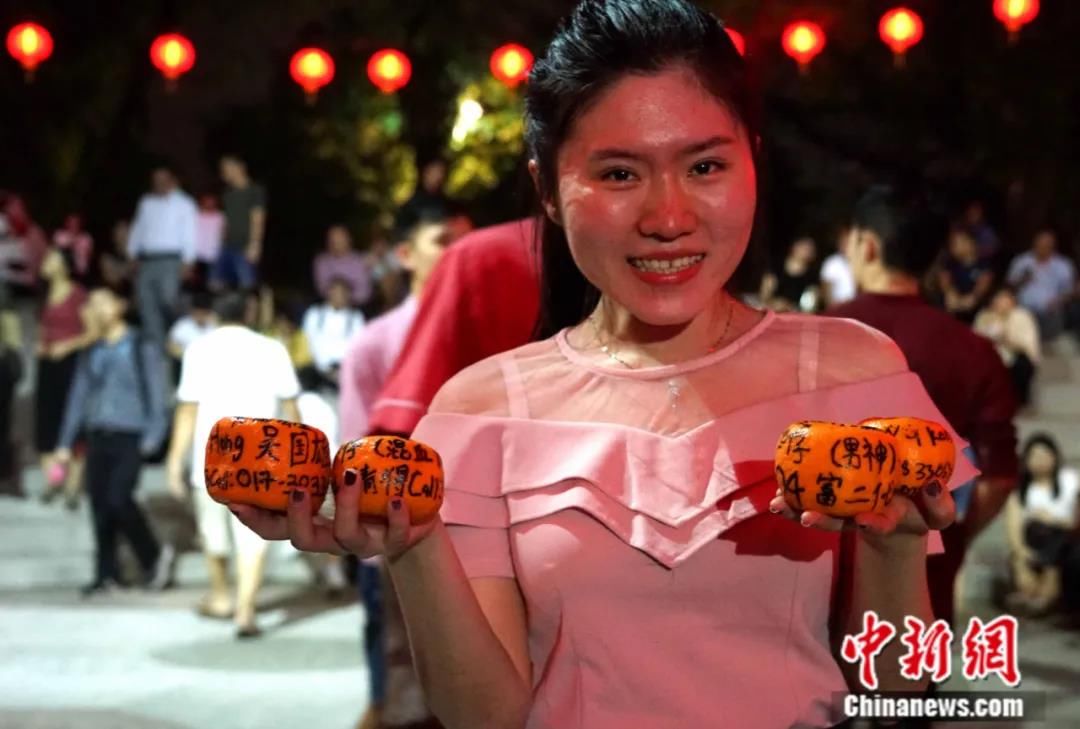 中新社|东西问丨萧放：元宵节为什么离不开一个“闹”字？