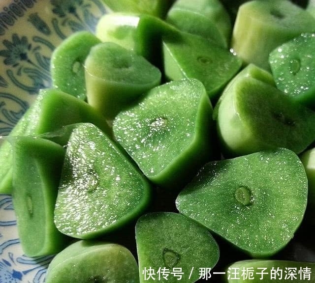 不管抽不抽烟，男人一旦上年纪，要常吃这类食物，腰腿有劲不显老