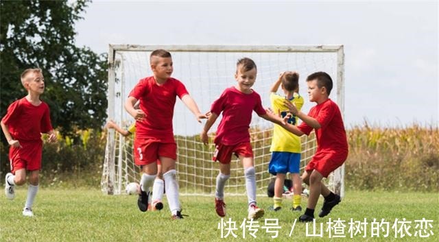 补充水分|儿科医生建议气温逐渐回暖,这几件事别对宝宝做,父母要记牢