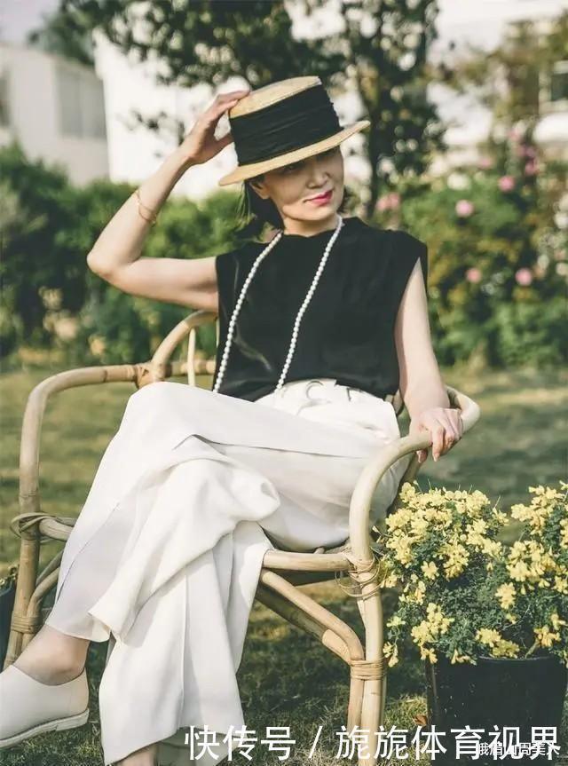女人|女人50岁以后,春天少穿运动鞋,瞧三木妈妈这样穿,优雅显气质