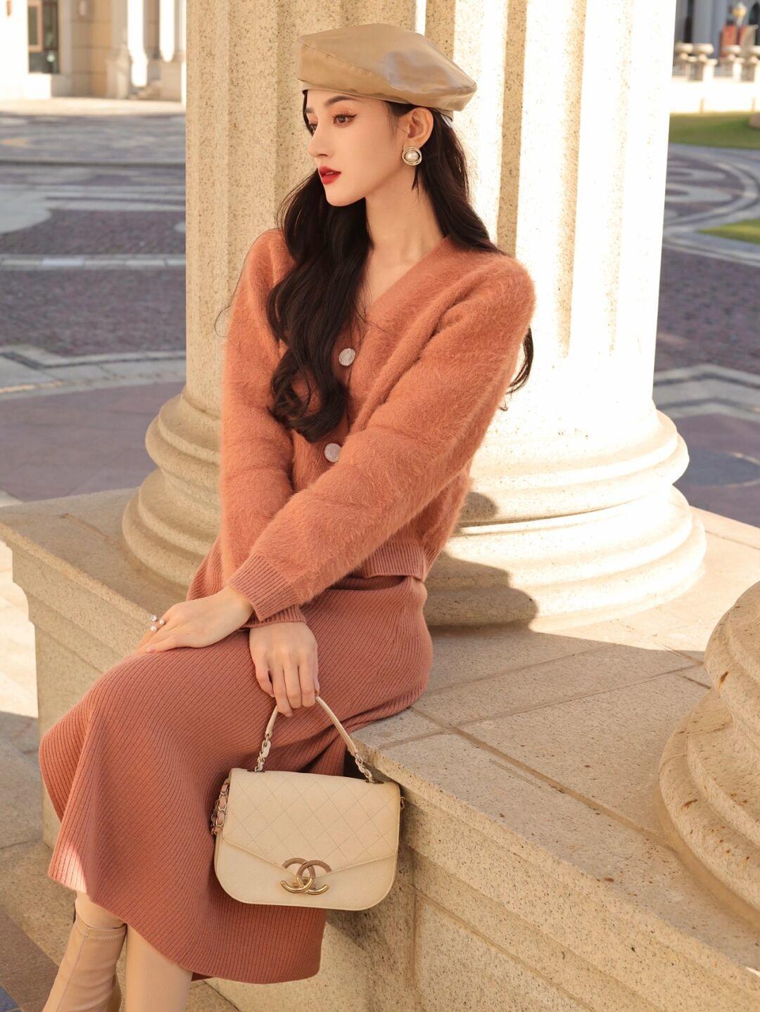 半身裙 冬天怎么把“毛衣”穿出高级感?看看这些搭配,普通人也能驾驭