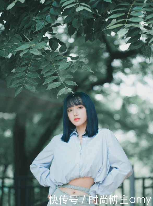 看起来|牛仔裤穿出“新花样”?腰部系带成潮流,腰不够细驾驭不起