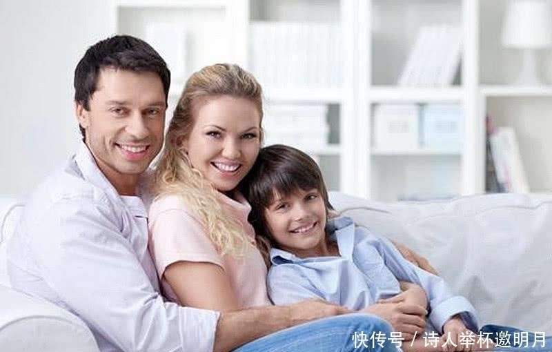 发现|萌娃冲向宝爸没被接住,一转头发现宝爸抱住了宝妈宝宝是多余的