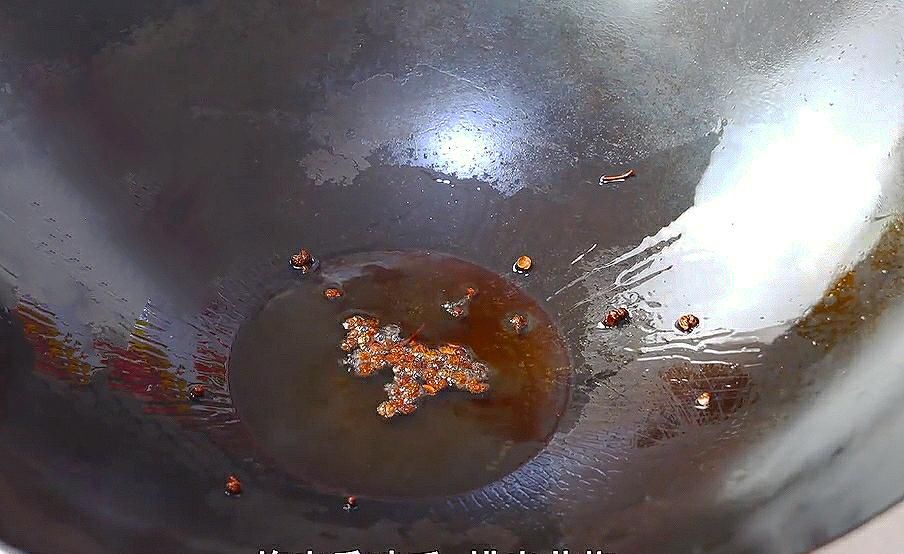 炒包菜,切记不要直接下锅炒!很多人一直做错了,难怪出锅不好吃