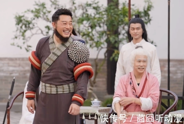 萌探探探案|14歲群演放棄學(xué)業(yè)，明星門(mén)檻讓人堪憂，孫紅雷：沒(méi)文化怎么做演員