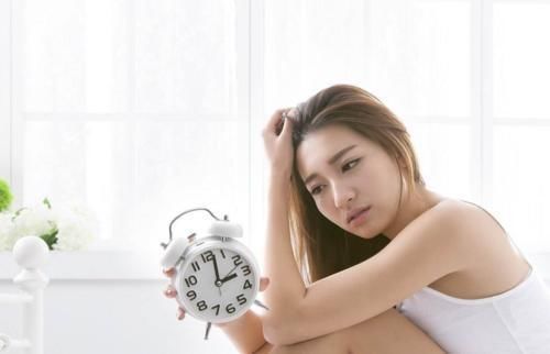 卵巢|雌激素快要“枯竭”的女性，一般有这5个表现，若中招要及时补充