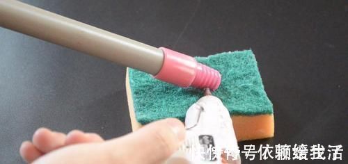 你家里有用旧不要的百洁布吗?这个用途太聪明了,越早知道越好