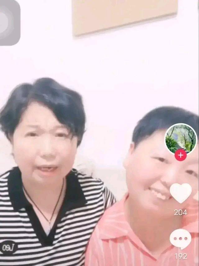 奇奇#杜新枝炫耀楷楷有博士名师团,田静晒悦悦自律学习,成效高下立判