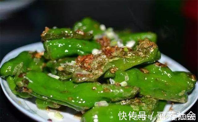 饭店大厨透露做虎皮青椒,别直接下油锅否则不“起皮”不入味