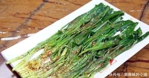 烤韭菜|烧烤摊辞职员工吃烧烤时,别吃3道菜,全都有“猫腻”