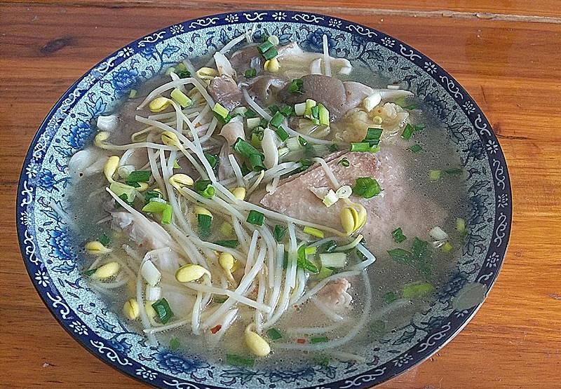 冬天多做此汤，增强免疫力，简单一煮酸辣鲜美，家人爱吃少生病