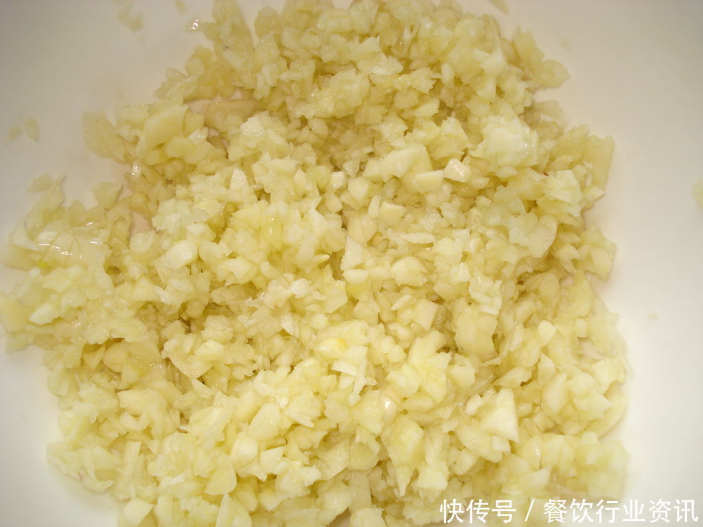 粉丝|蒜蓉粉丝蒸大虾,你没吃过的美味,各位小馋猫抓紧学着做