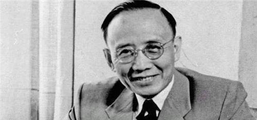 妻子!郭沫若四字骂鲁迅,鲁迅加了一个字回击,道尽了郭沫若的一生