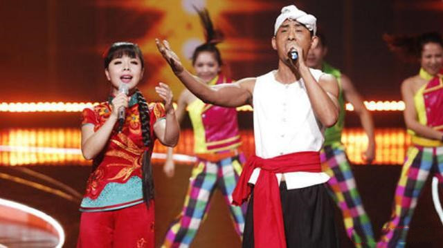 从农村的孩子变成国家一级演员,因为房子,又回到农村放牛放羊