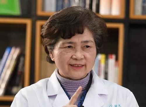 肝脏功能|李兰娟院士推荐的“5种”养肝食物,保护肝脏,争取每天食用