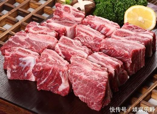 解冻肉时，不要直接用水泡，学会这2招，解冻之后和新鲜的一样