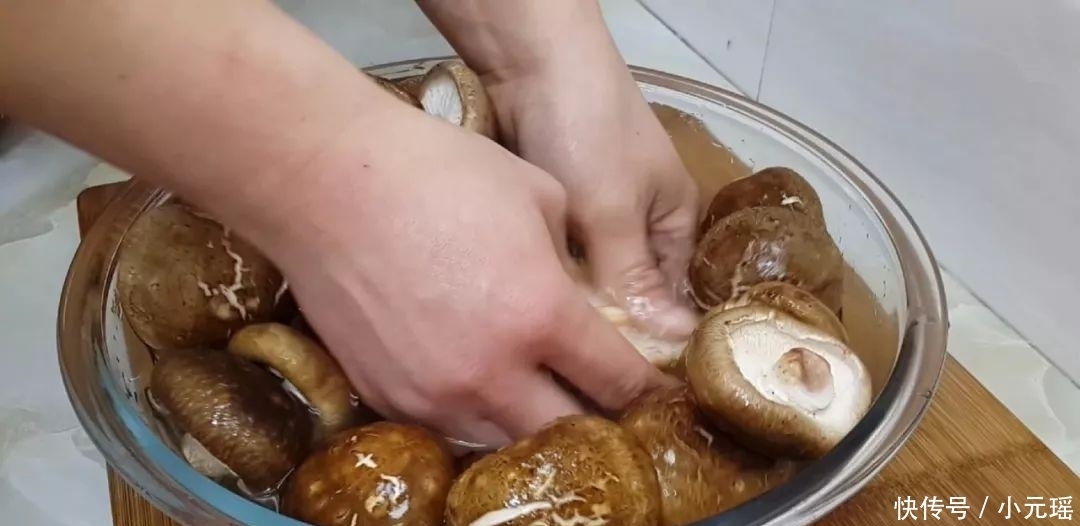 简单|香菇新吃法,教你简单一做,既营养又好吃,有孩子的最值得收藏下