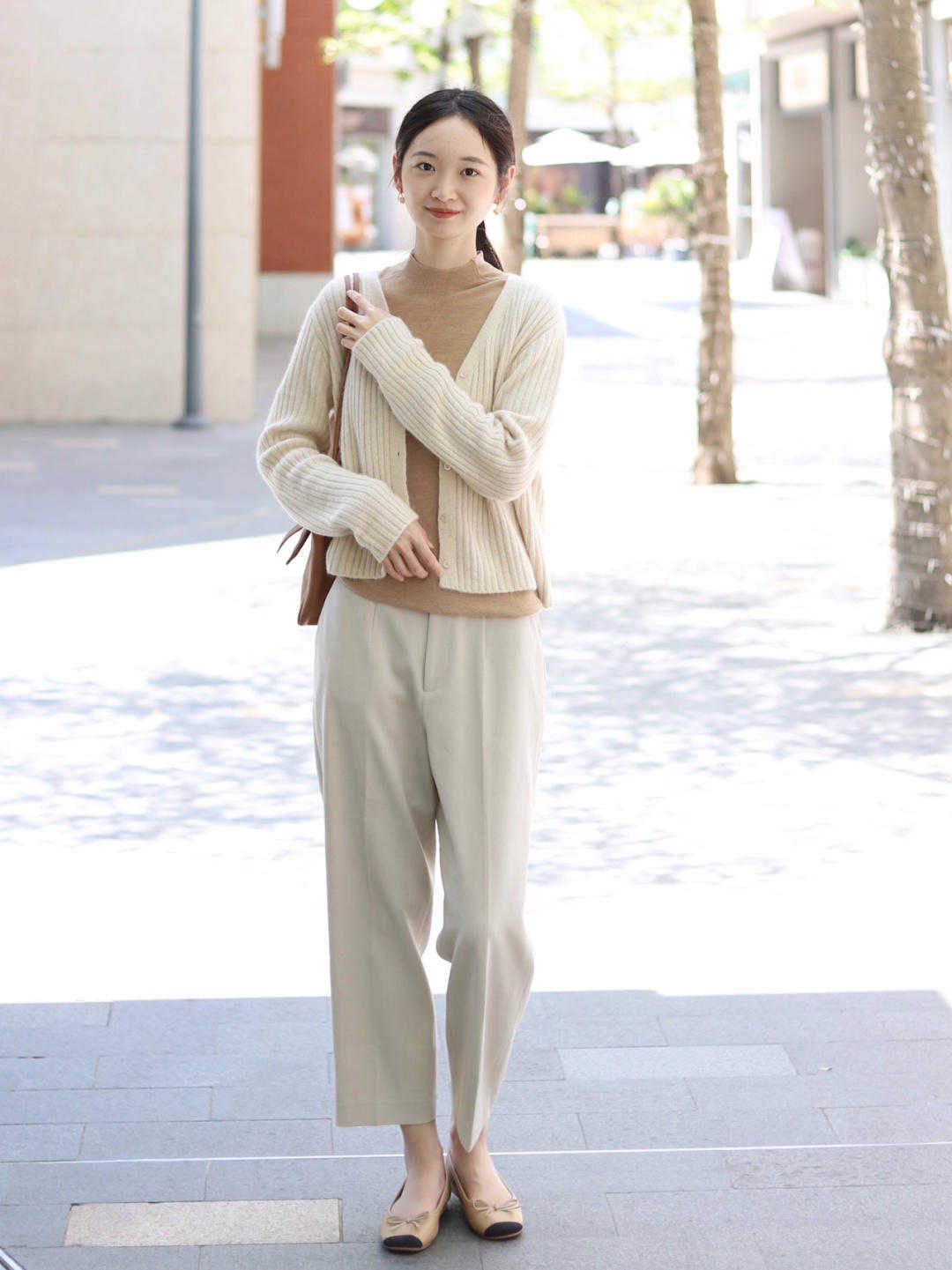 大衣 今年有种火叫杏色穿搭,气质好看又显白,可以尝试一下