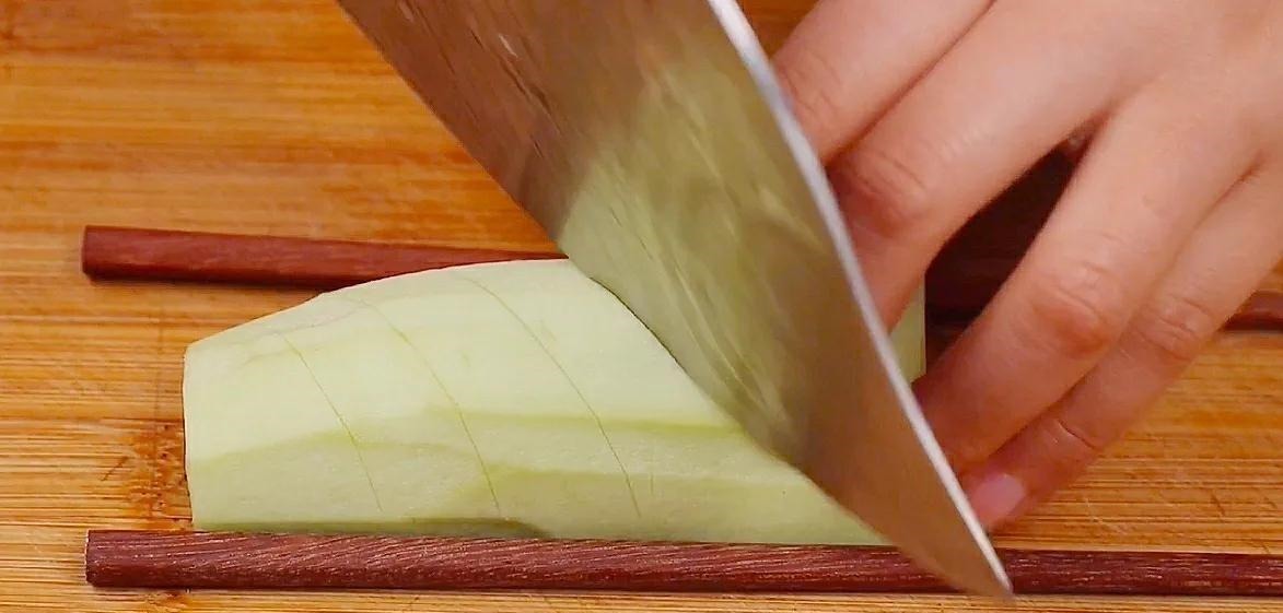 吃了20多年的茄子，只服这种做法，实在是太下饭了，好吃又解馋