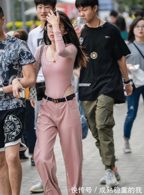 贵妇|据说这是今年最火的“连体衣”,贵妇穿上身美不胜收