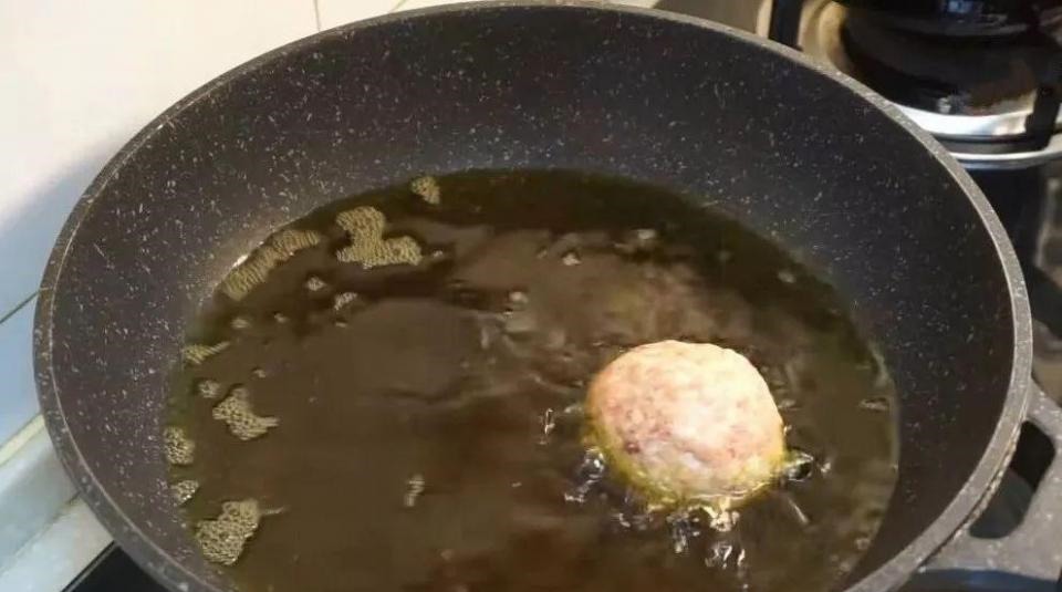 这才是我要的猪肉做法，红润油亮，口感软糯鲜香，上桌分分钟抢光！