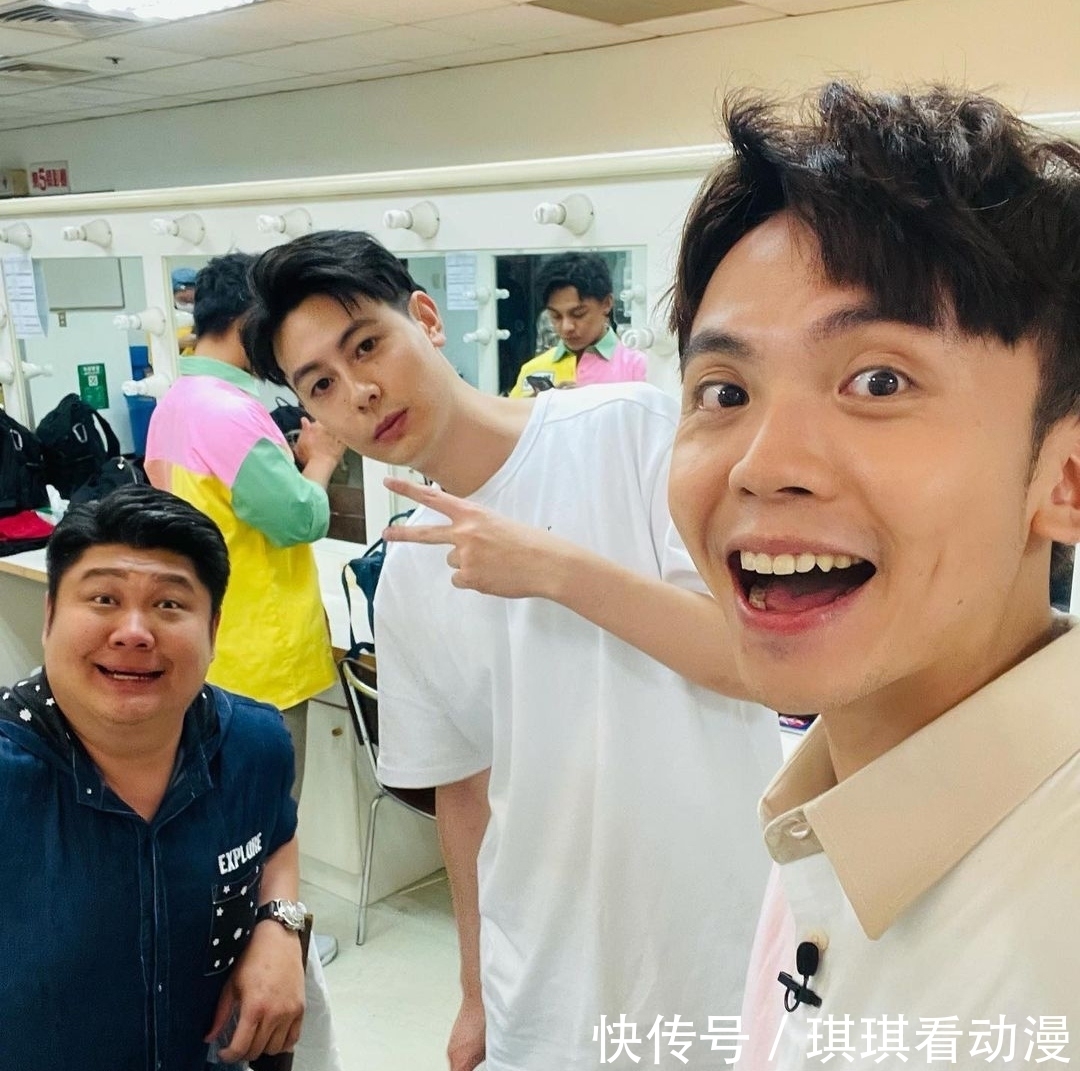 大学生了没|台湾综艺新星黄豪平:三次主持金钟奖红毯秀,吴宗宪都对他满意