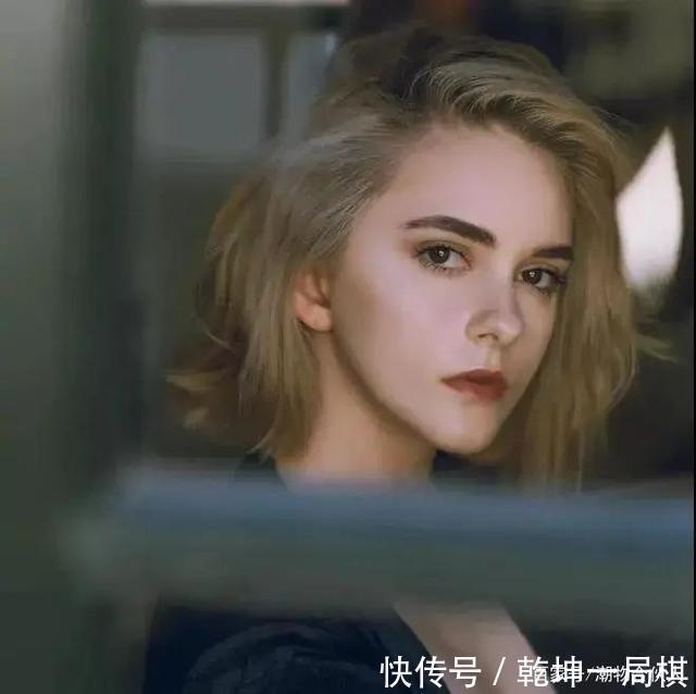 收下这份巨显脸小的「夏日法式发型」指南，时髦又好打理～