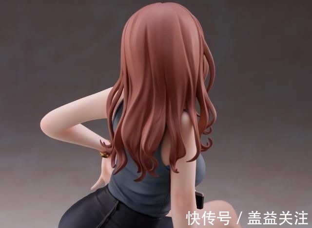 黑点|本末倒置的懂人心手办:前辈OL桑 据说模友都在数她身上有多少痣