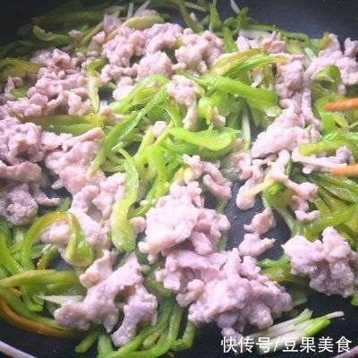 好吃|这是#蛋趣体验#青椒肉丝最正宗的做法，好吃到爆