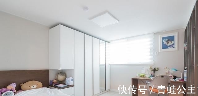 卡座|240㎡足足有4个书房，一家几口各用各的，互不打扰，越看越大气