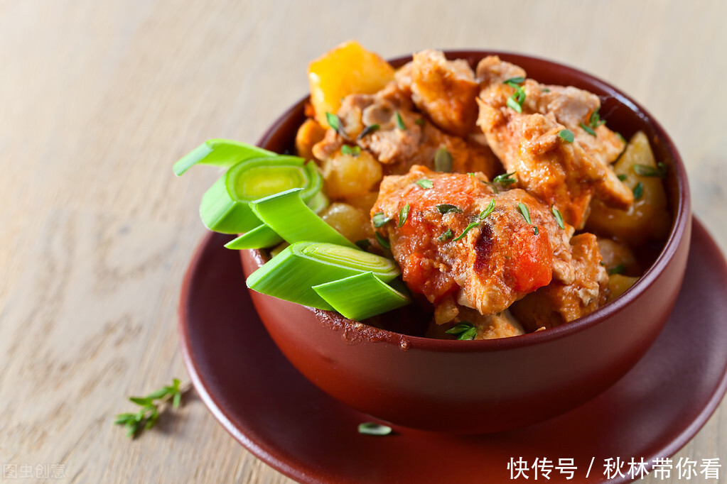 吃肉不吃蒜,香味少一半!炖猪肉时加多少大蒜,才能入味又增香?