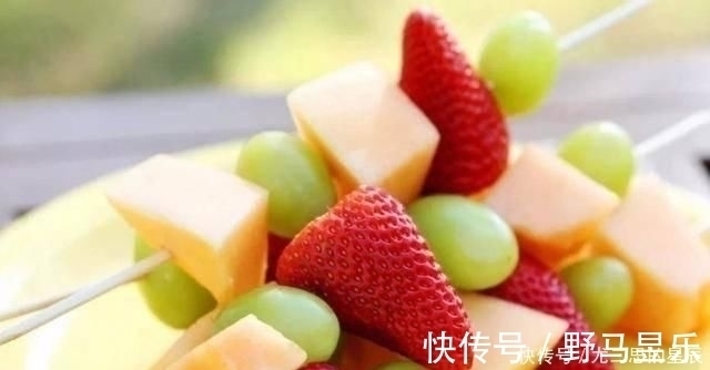 匮乏感|从小被禁止吃零食的小孩,长大后怎么样了两种结局,看了挺同情