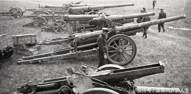 诺门罕|当年的诺门罕,苏联军队面对着缴获的日军装备,很无语